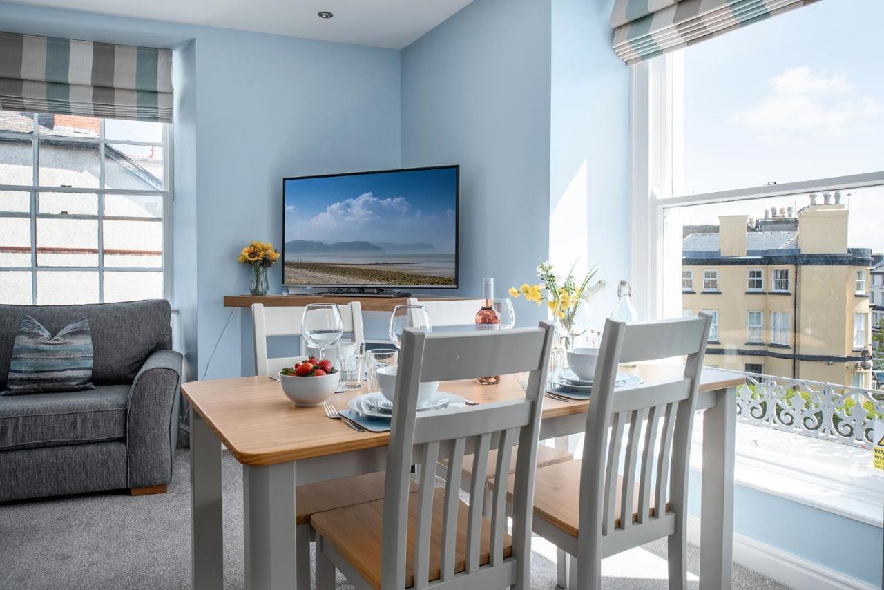 Abbey Road Boutique Holiday Apartment Llandudno Exterior foto